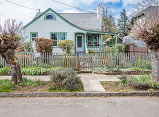 331 N 10th St, Cottage Grove, OR 97424