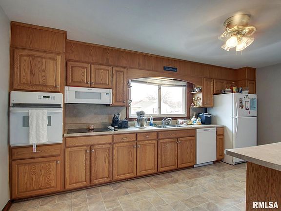 3rd image of 916 N 36th St