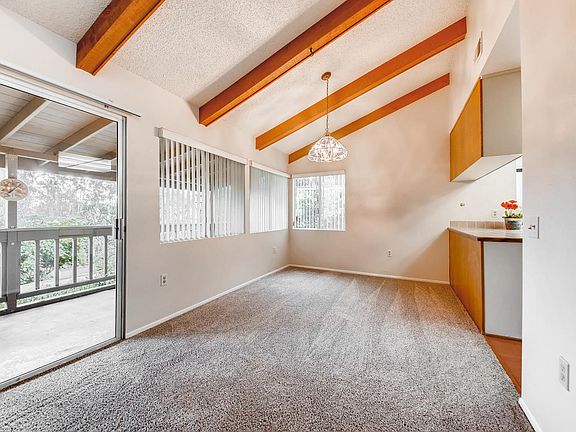4th image of 335 Windyridge Gln