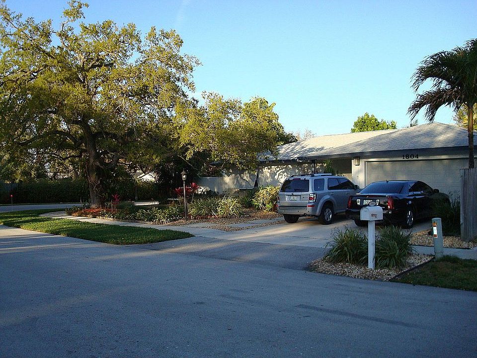 2nd image of 1804 SW 24th Ter