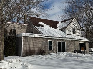 2999 Lower Mountain Rd, Sanborn, NY 14132