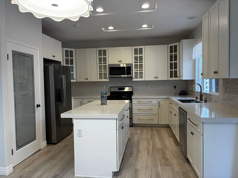 634 Compass Ct — Photo 5