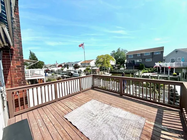 (undisclosed Address), Freeport, NY 11520