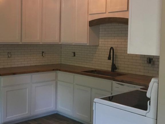 5th image of 1701 S Park Ave