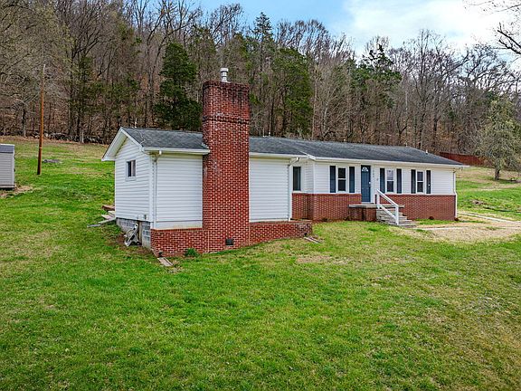 3rd image of 1263 Summerville Rd