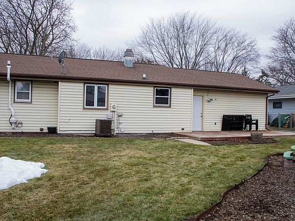 4th image of 2222 N Huron Dr