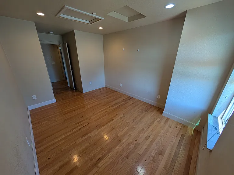 2504 Dana St — Photo 18