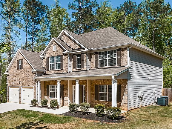 4th image of 2211 NE Ginger Lake Dr