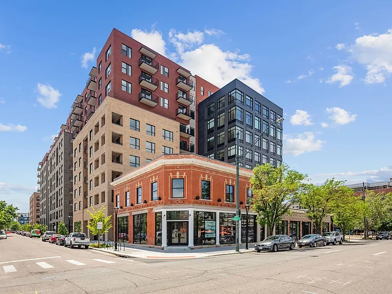 AMLI at Uptown — Photo 31