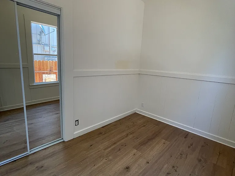 1533 Slater St — Photo 6