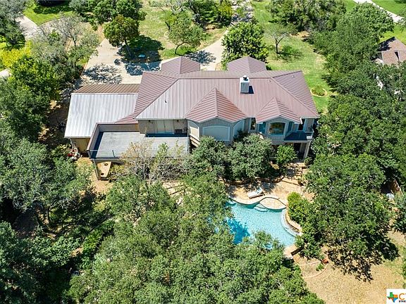 3rd image of 4663 Lago Vista Dr