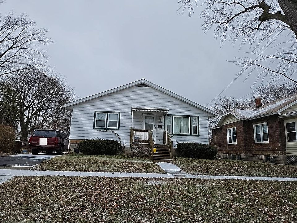 1st image of 699 E 7th St