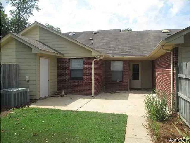 2 bed, 2.0 bath, 1130 sqft, $1,375 — Photo 3