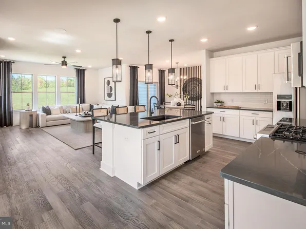 636 Liberty Ridge Rd, Horsham, PA 19044