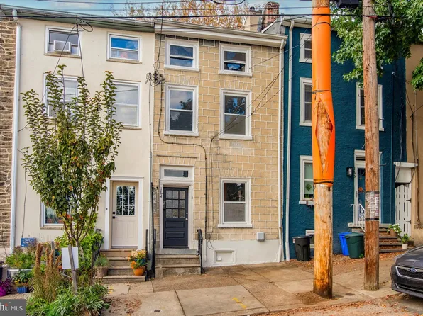 164 Carson St, Philadelphia, PA 19127