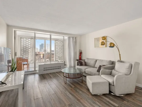 33 Pond Ave APT 919, Brookline, MA 02445