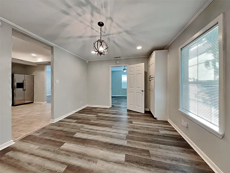 517 Burgett St — Photo 7
