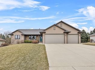 1767 Cady Ln, De Pere, WI 54115