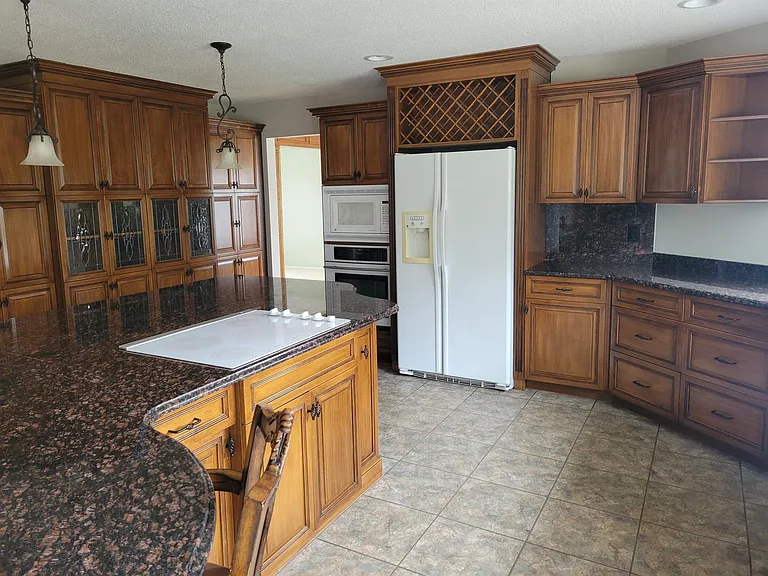 6927 Northpoint Dr — Photo 12
