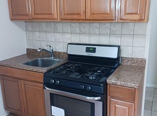 208 Lembeck Ave FLOOR 2, Jersey City, NJ 07305