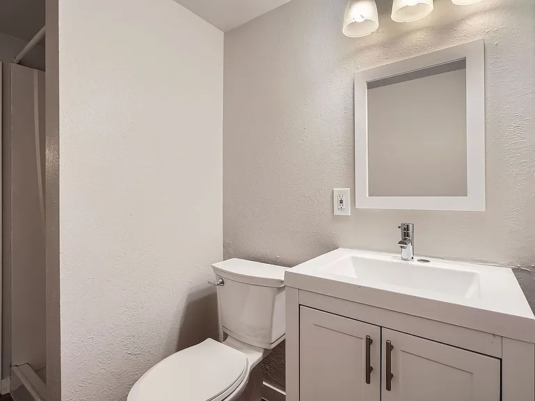 7055 S Costilla St — Photo 16