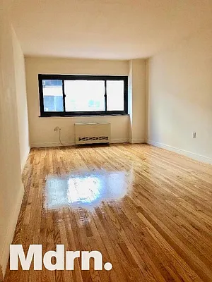 Rented by Mdrn Residential | media 3