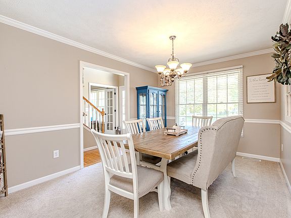 5th image of 2808 Longmeadow Ln