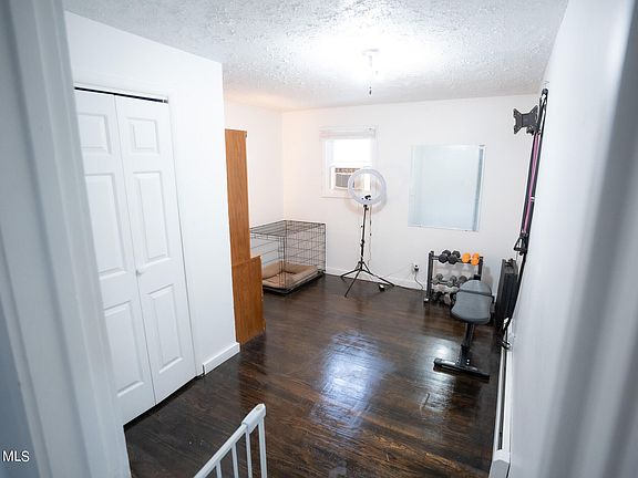 5th image of 3814-3816 W Chestnut Ave