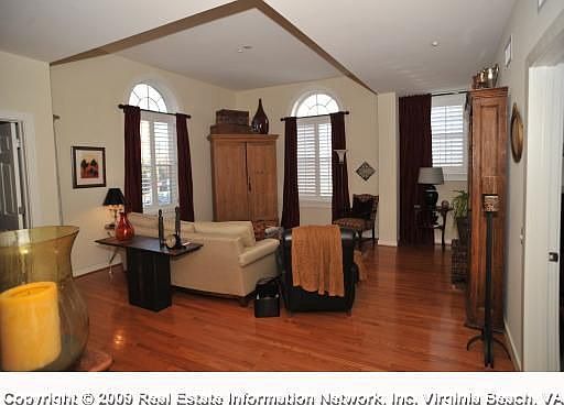 living area 2