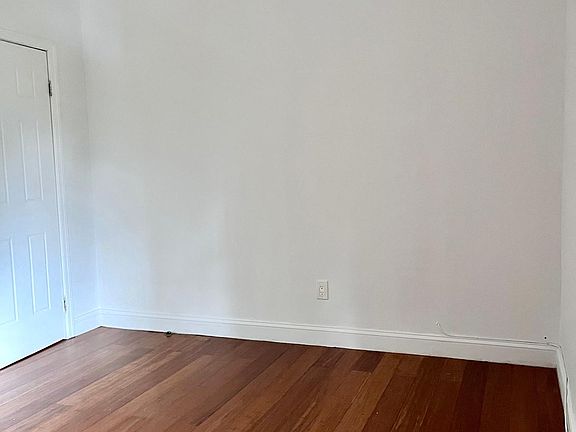 4th image of 23 Riverview Pl #2