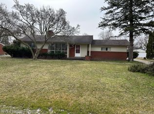 31821 Wayburn St, Farmington Hills, MI
