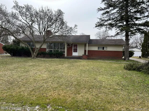 31821 Wayburn St, Farmington Hills, MI 48334