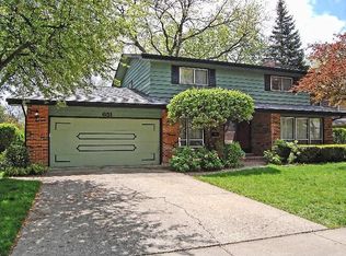 651 E Juniper Dr, Palatine, IL 60074