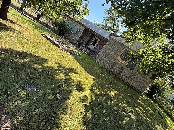 1720 Sycamore St, Granite City, IL 62040