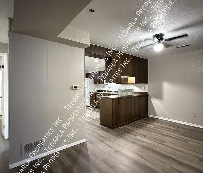 1183 Clinton St #B — Photo 4