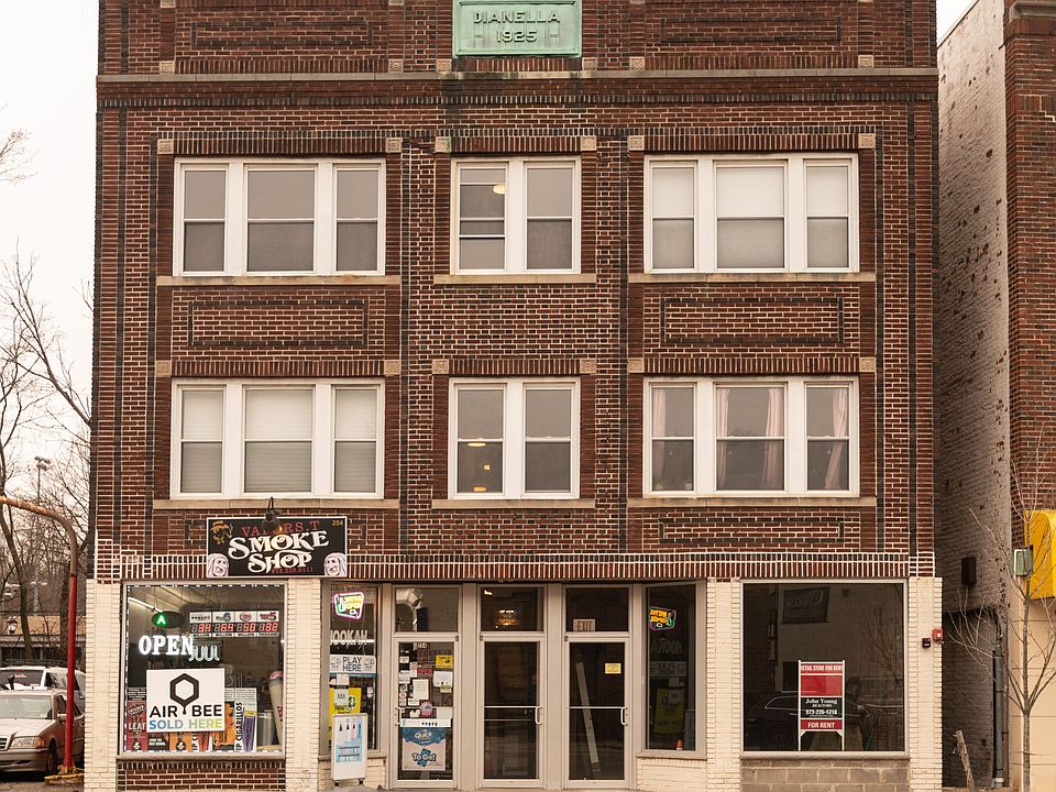 1st image of 254 Bloomfield Ave APT 3