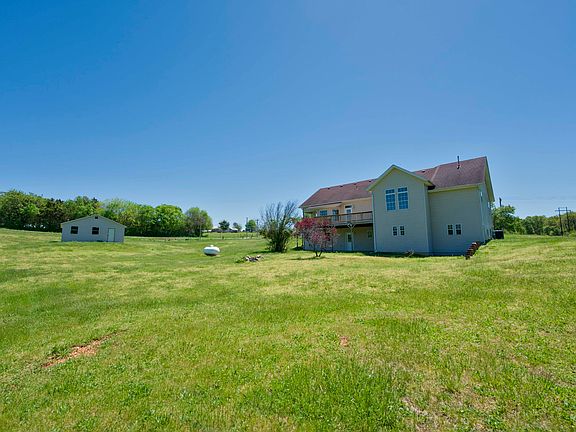 3rd image of 8941 W Farm Road 104