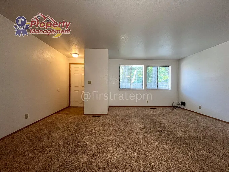 3219 Rose Hill St — Photo 3