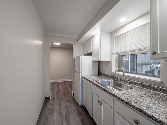 3rd image of 219 Lincoln Ave #G11