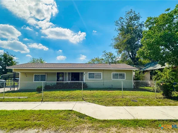 735 San Antonio Ave, Seguin, TX 78155