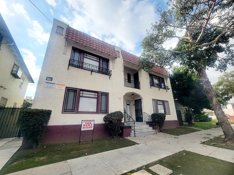 1714 1/2 E 2nd St #1714-1/2