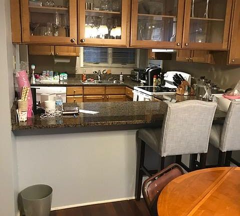 5th image of 677 E Lincoln Ave #1