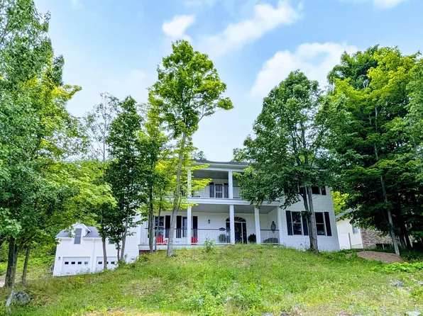 545 Blemhuber Ave, Marquette, MI 49855