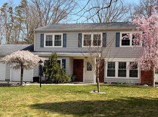 7 Coventry Court, Manalapan, NJ 07726