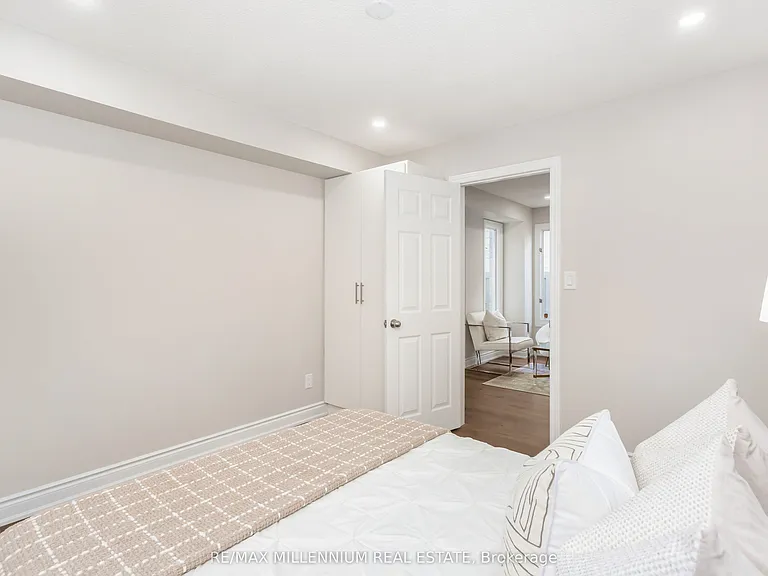 61 Mistywood Dr #UPPER — Photo 25