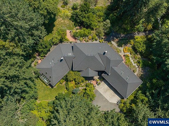 3rd image of 40450 Hilltop Dr