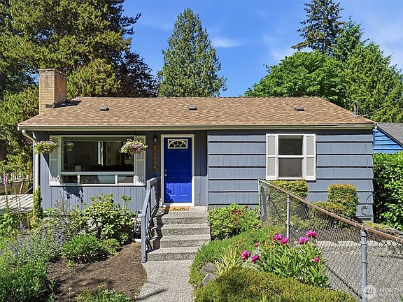 2nd image of 15839 15th Avenue NE
