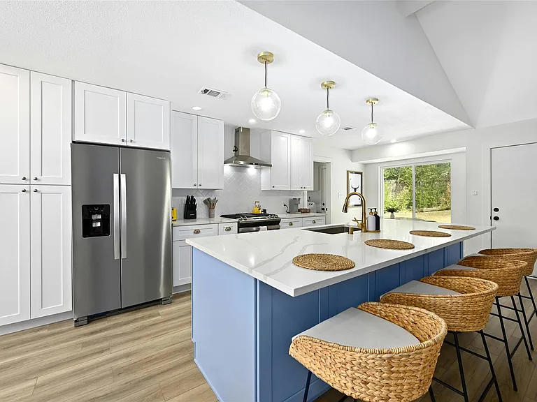 9414 Meadow Vale — Photo 13