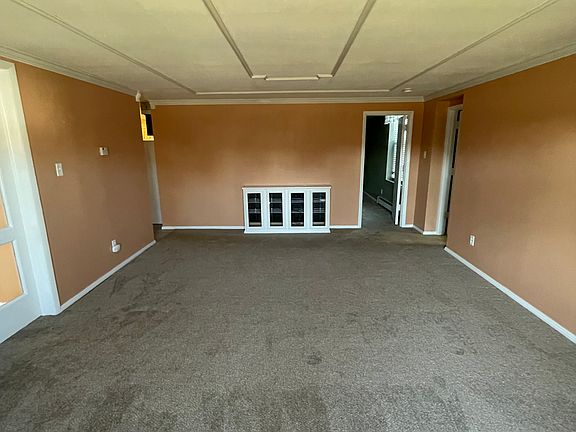 Built in entertainment center in large livingroom