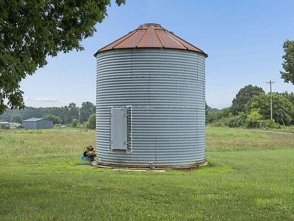 4th image of 4431B Riggs Rd